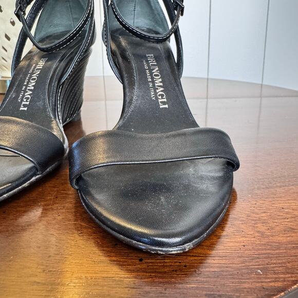 Bruno Magli Black Leather Sandal Size 7.5 - Picture 10 of 14
